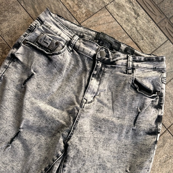 City Chic Harley Ankle Jeans - Picture 2 of 10